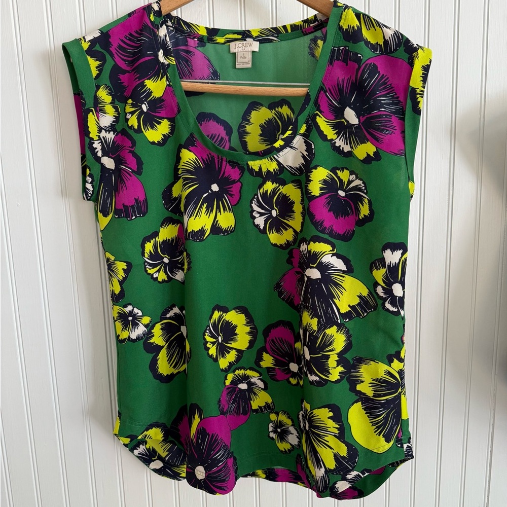 J. Crew Green Tropical Top size 2P with Pink and Yellow Bright Flowers Bold